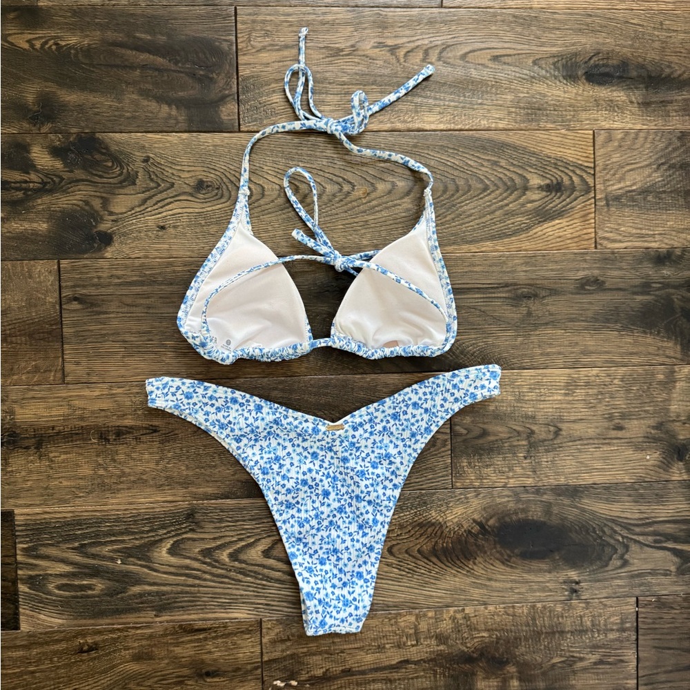 Hollister Bikini Set - Picture 3 of 5